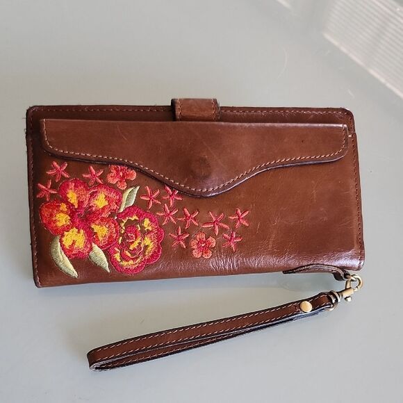 Patricia Nash Valencia Wristlet/Wallet - Picture 1 of 9